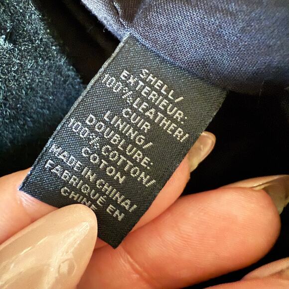 Y2K Vintage SAKS FIFTH AVENUE | Black Soft Suede Skater Skirt | Size Small - Picture 6 of 6